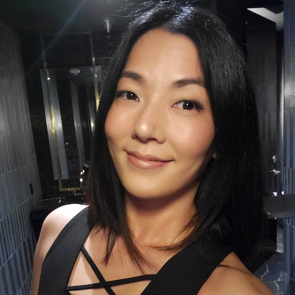 Designer Pieces for a Fashionista's Closet - Picture 1 of 1